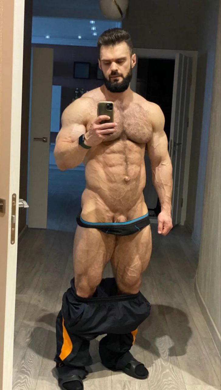 Jeff Bezz The Massive Bodybuiler Is Ready For You